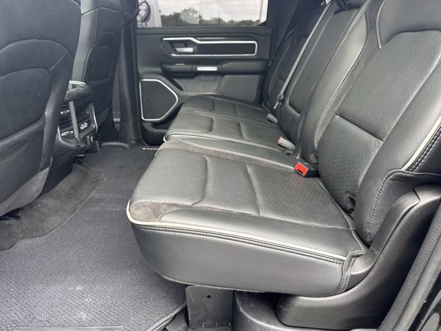 2022 Diamond Black Crystal Pearlcoat Ram 1500 Laramie 4X4 Truck