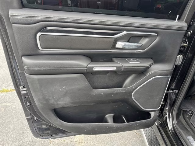 2022 Diamond Black Crystal Pearlcoat Ram 1500 Laramie 4X4 Truck