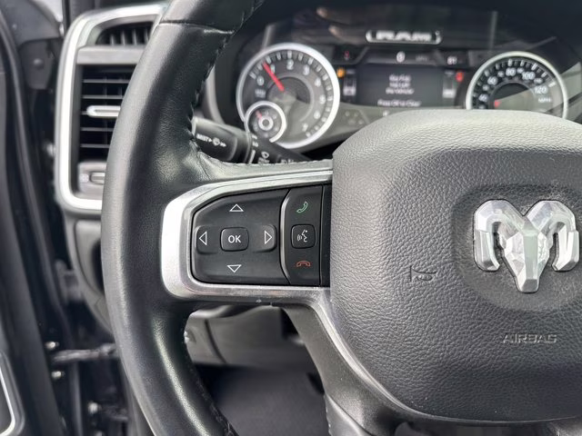 2022 Diamond Black Crystal Pearlcoat Ram 1500 Laramie 4X4 Truck