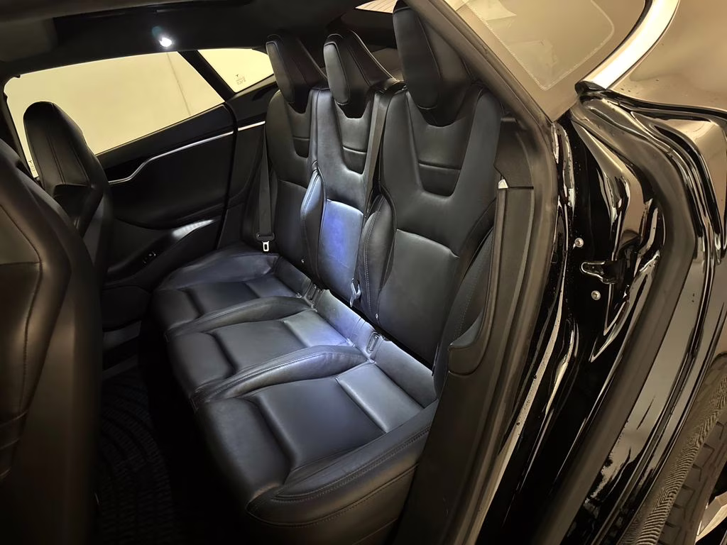 2015 Black Tesla Model S 85D AWD Hatchback