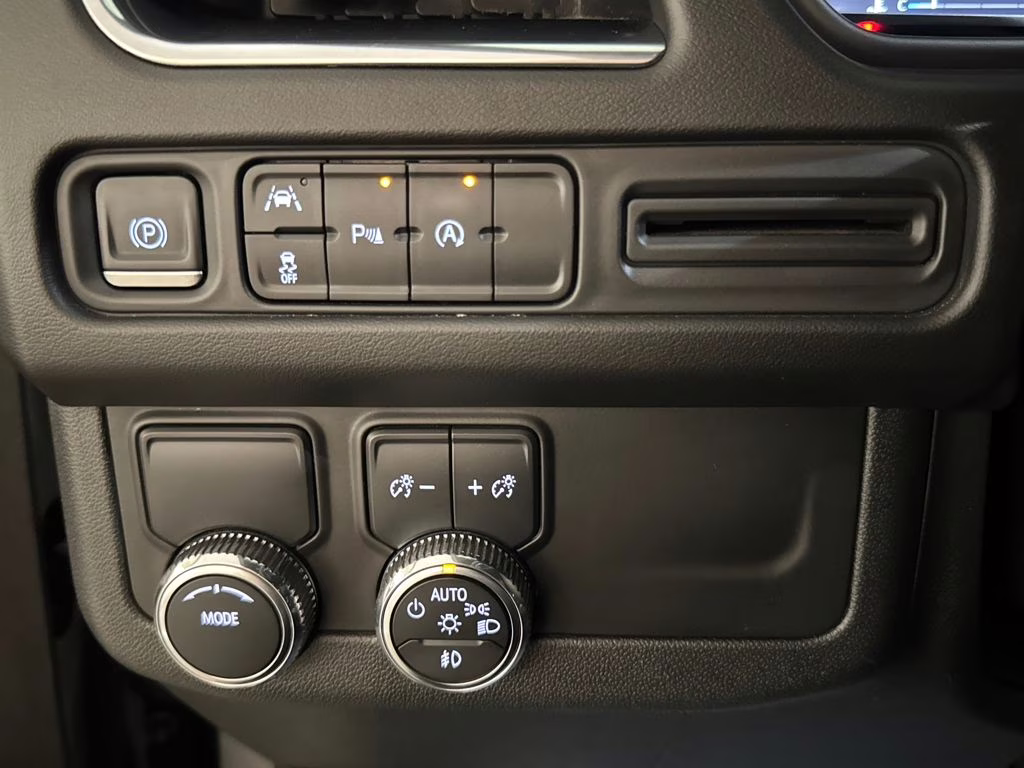 2023 Sterling Metallic GMC Yukon SLE RWD SUV