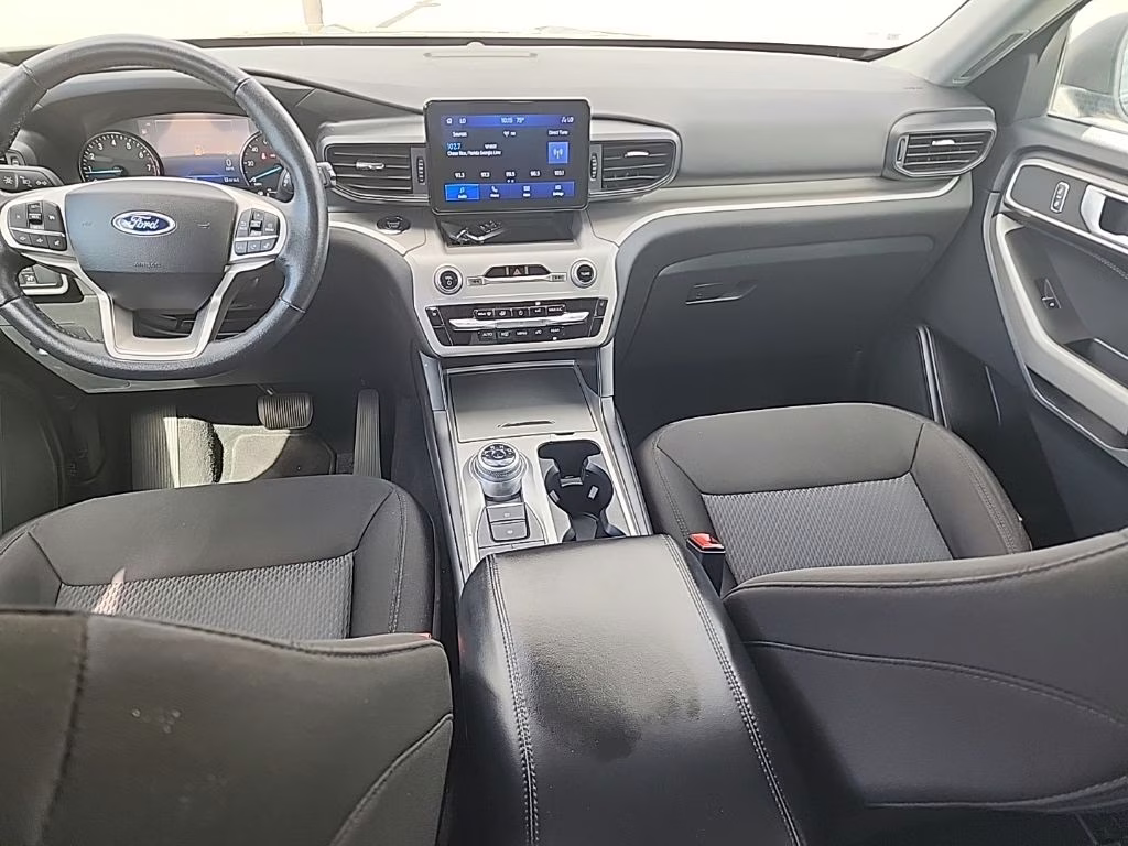 2024 Agate Black Metallic Ford Explorer XLT 4X4 SUV