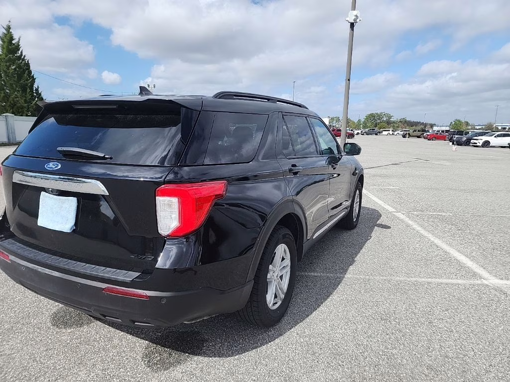 2024 Agate Black Metallic Ford Explorer XLT 4X4 SUV