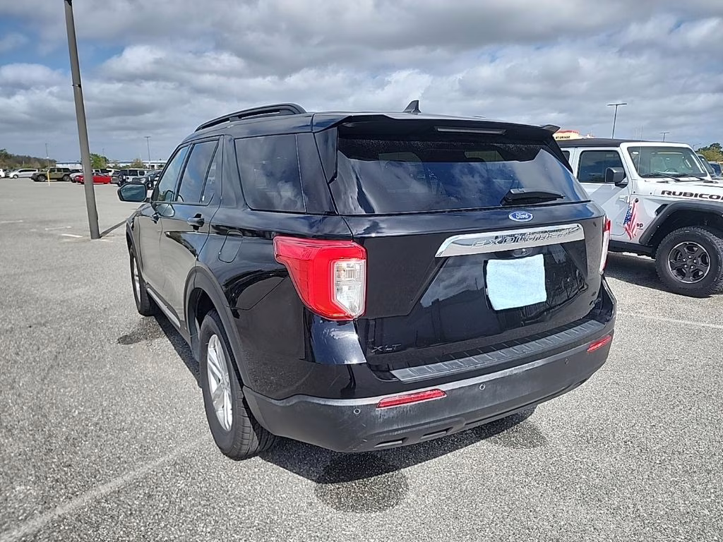 2024 Agate Black Metallic Ford Explorer XLT 4X4 SUV