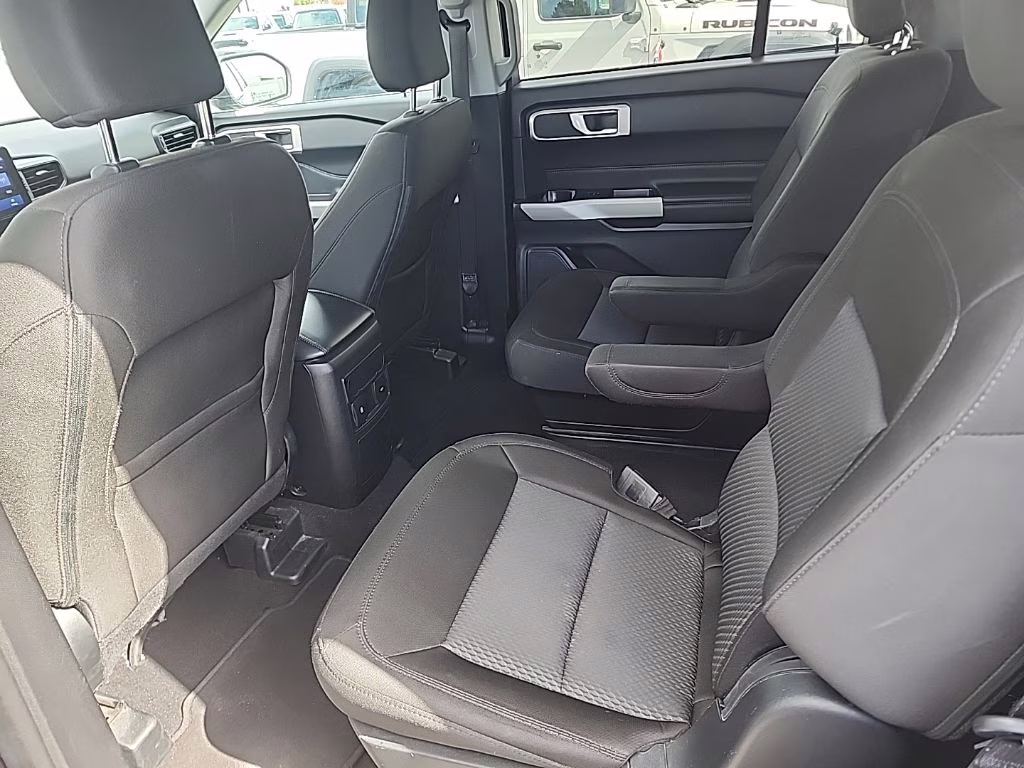 2024 Agate Black Metallic Ford Explorer XLT 4X4 SUV