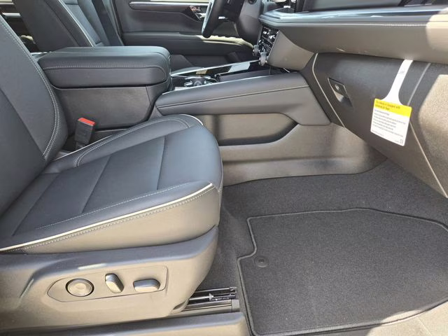 2026 Polar White Tricoat Chevrolet Suburban Premier 4X4 SUV