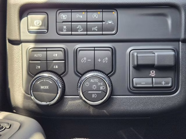 2026 Polar White Tricoat Chevrolet Suburban Premier 4X4 SUV