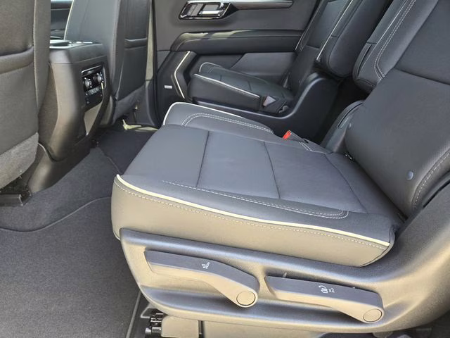 2026 Polar White Tricoat Chevrolet Suburban Premier 4X4 SUV