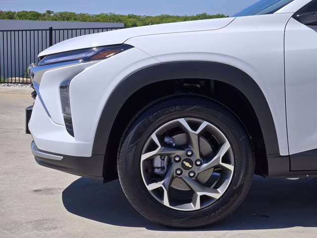2026 Summit White Chevrolet Trax LT FWD SUV