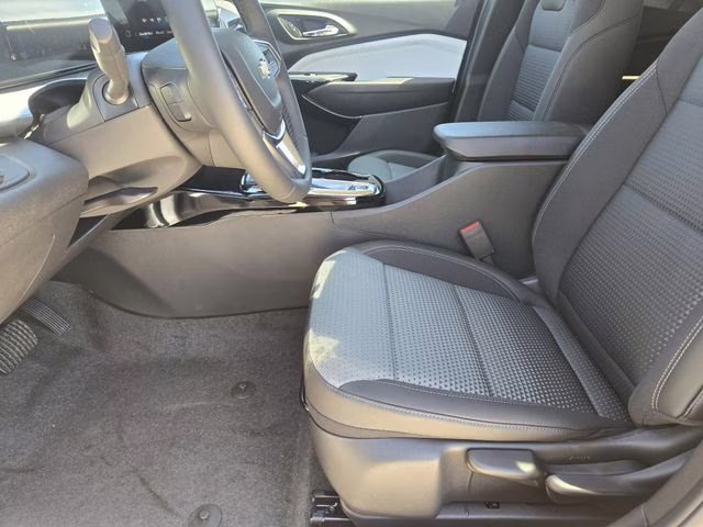 2026 Summit White Chevrolet Trax LT FWD SUV