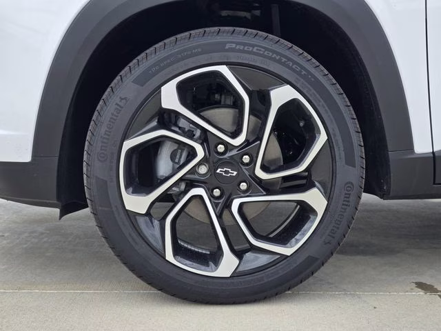 2026 Summit White Chevrolet Trax 2RS FWD SUV