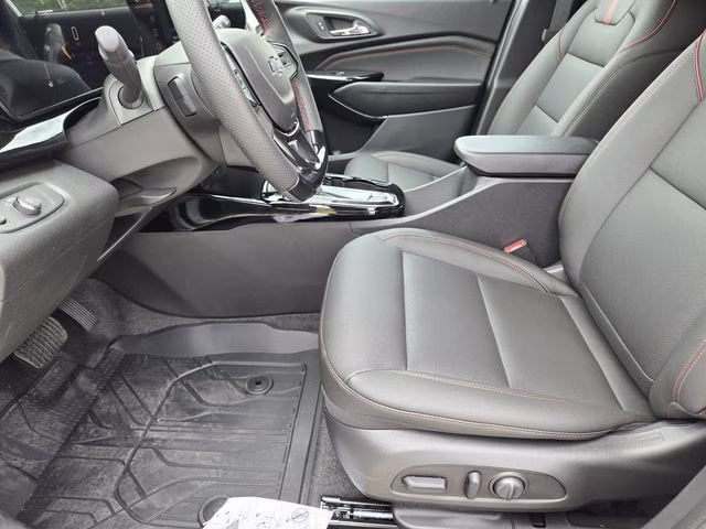2026 Summit White Chevrolet Trax 2RS FWD SUV