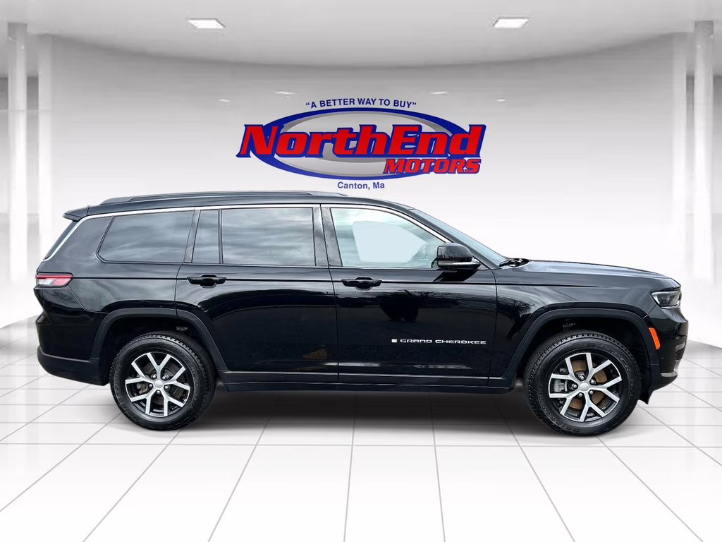 2024 Diamond Black Crystal Pearlcoat Jeep Grand Cherokee L Limited 4X4 SUV