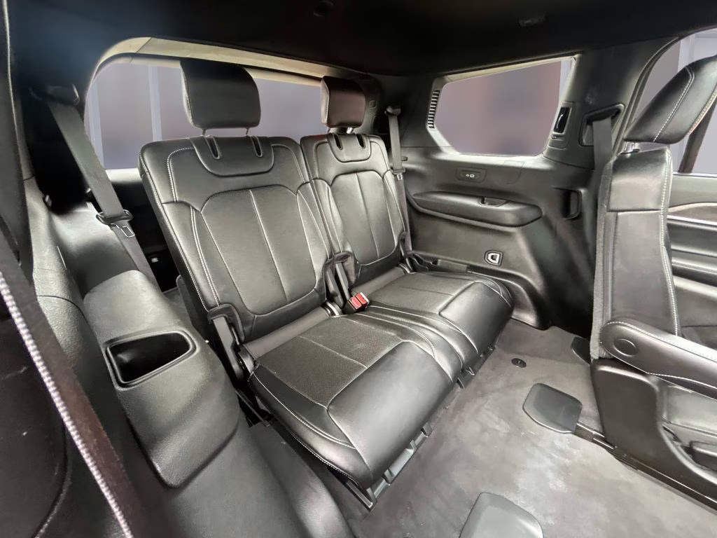 2024 Diamond Black Crystal Pearlcoat Jeep Grand Cherokee L Limited 4X4 SUV