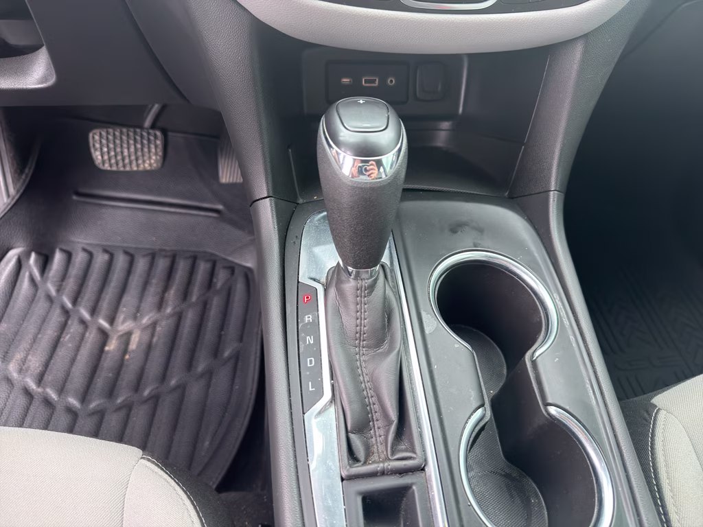 2021 Summit White Chevrolet Equinox LT FWD SUV