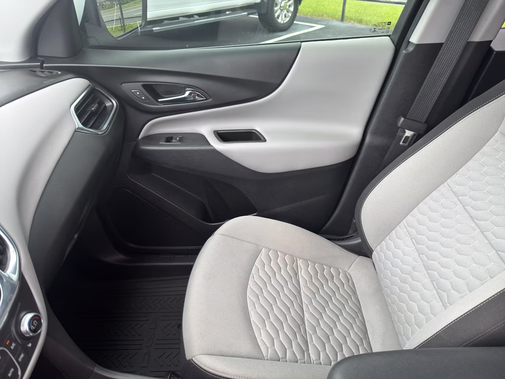 2021 Summit White Chevrolet Equinox LT FWD SUV
