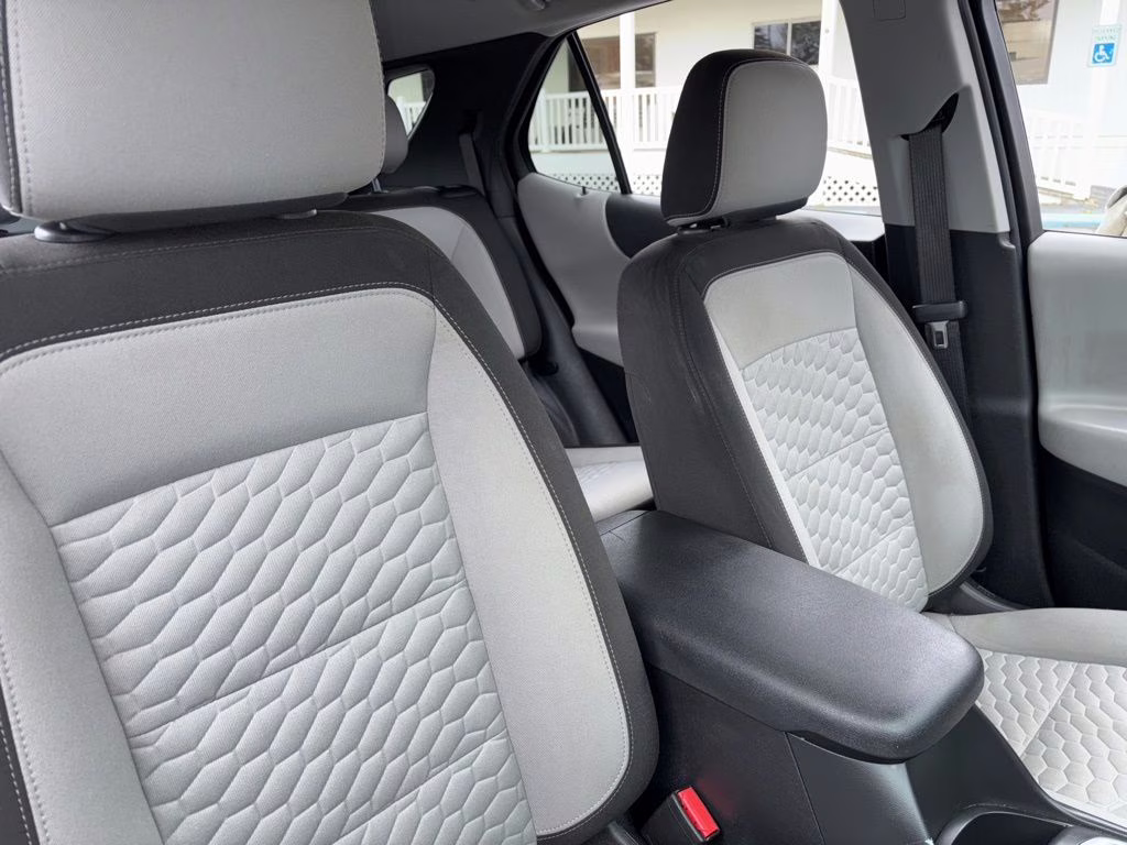2021 Summit White Chevrolet Equinox LT FWD SUV