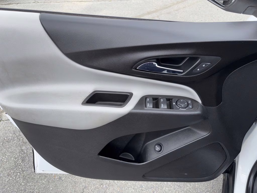 2021 Summit White Chevrolet Equinox LT FWD SUV