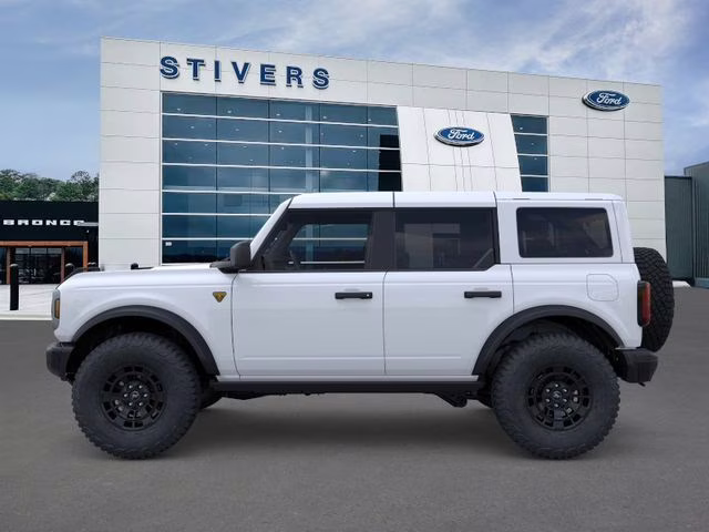 2026 Oxford White Ford Bronco Badlands 4X4 SUV