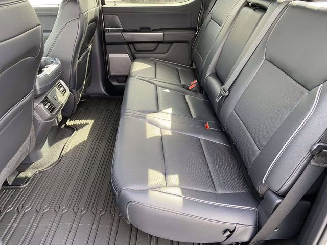 2026 Avalanche Ford F-150 Lariat 4X4 Truck