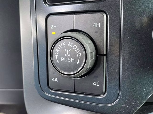 2026 Avalanche Ford F-150 Lariat 4X4 Truck