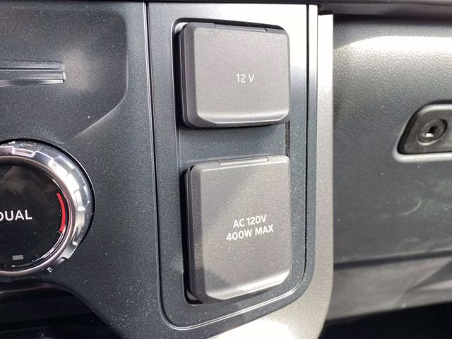 2026 Avalanche Ford F-150 Lariat 4X4 Truck