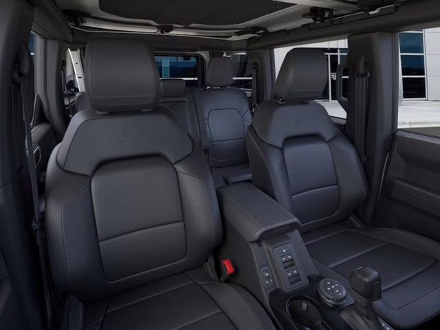 2026 Oxford White Ford Bronco Badlands 4X4 SUV