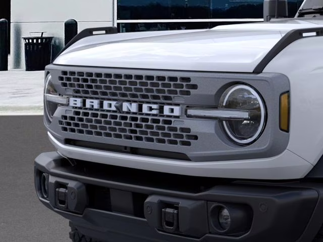 2026 Oxford White Ford Bronco Badlands 4X4 SUV