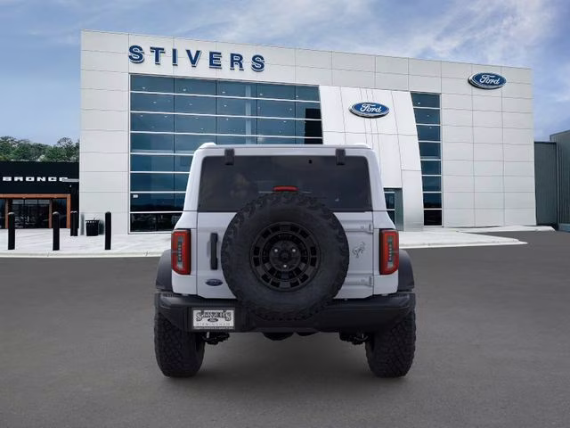 2026 Oxford White Ford Bronco Badlands 4X4 SUV