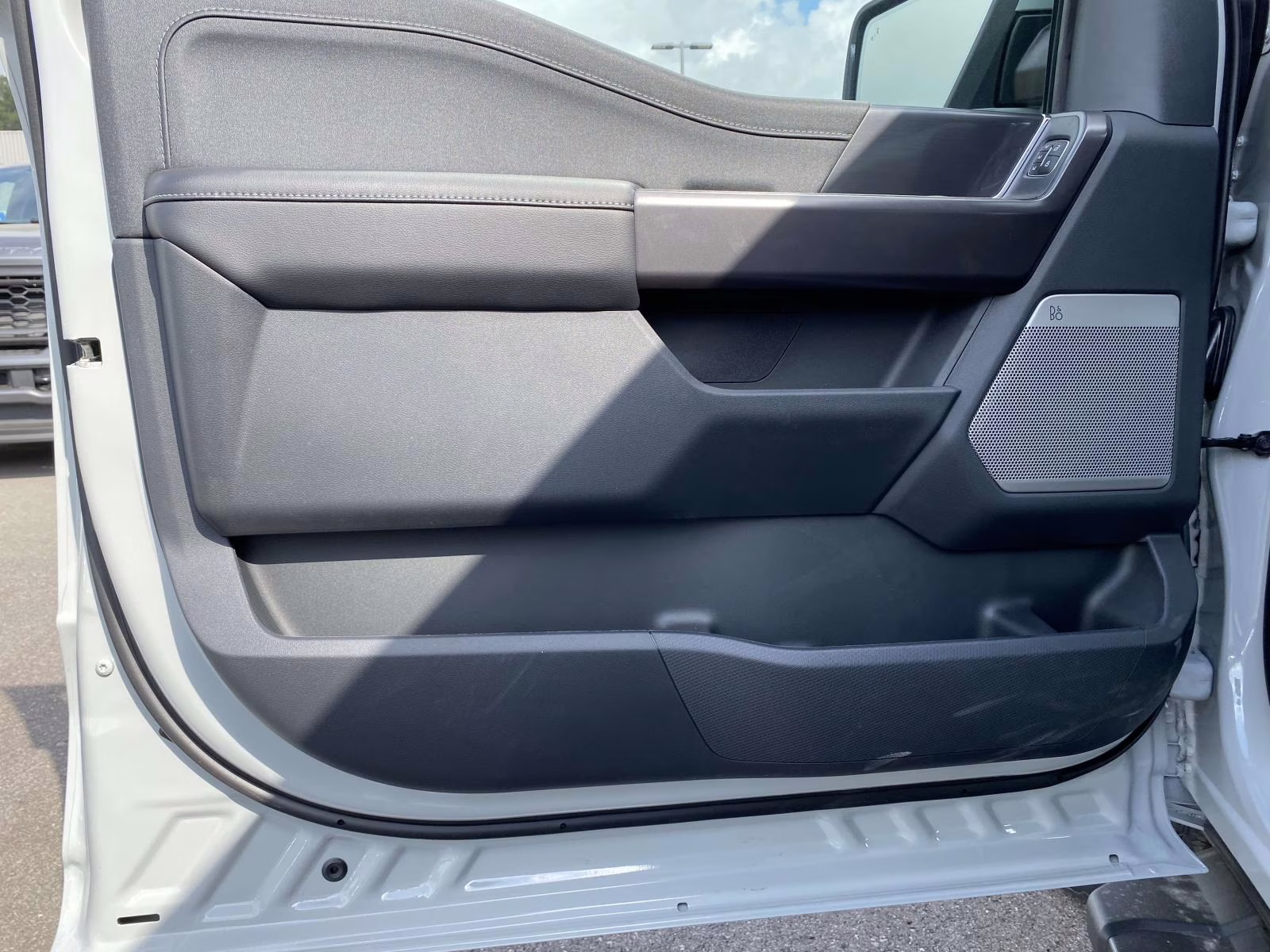 2026 Avalanche Ford F-150 Lariat 4X4 Truck