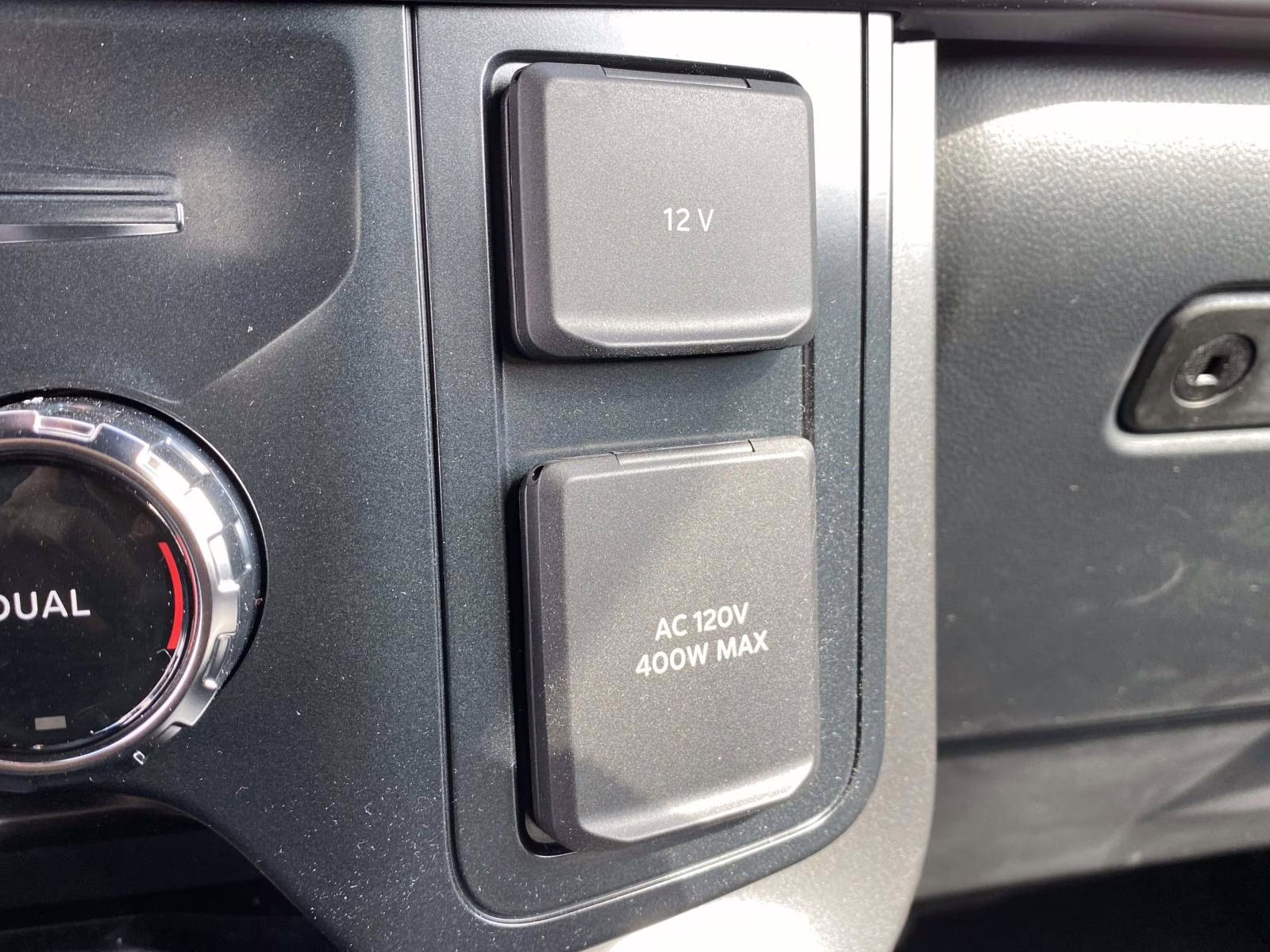 2026 Avalanche Ford F-150 Lariat 4X4 Truck