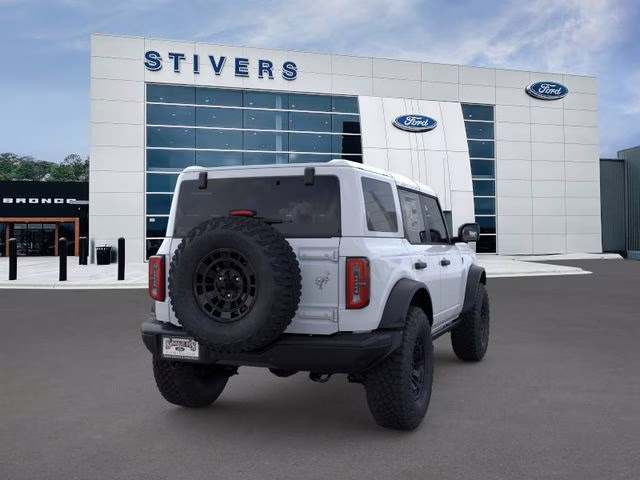 2026 Oxford White Ford Bronco Badlands 4X4 SUV
