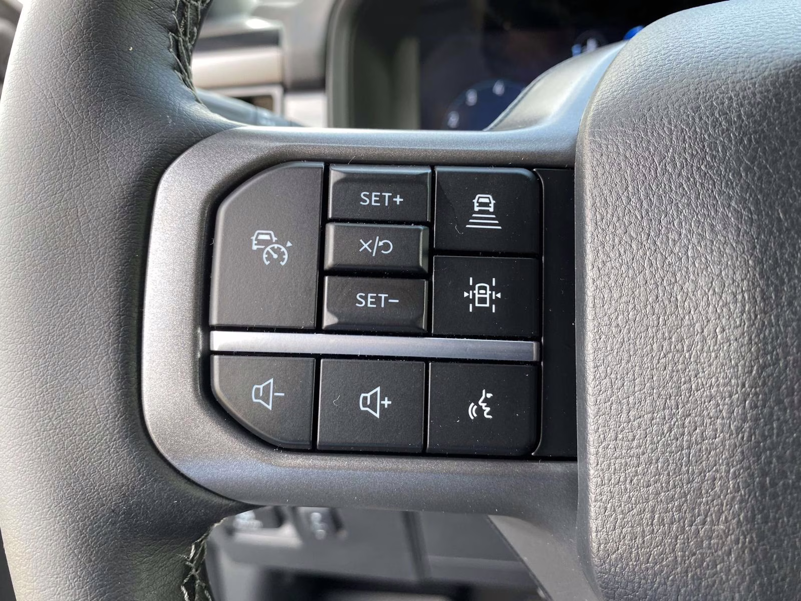 2026 Avalanche Ford F-150 Lariat 4X4 Truck