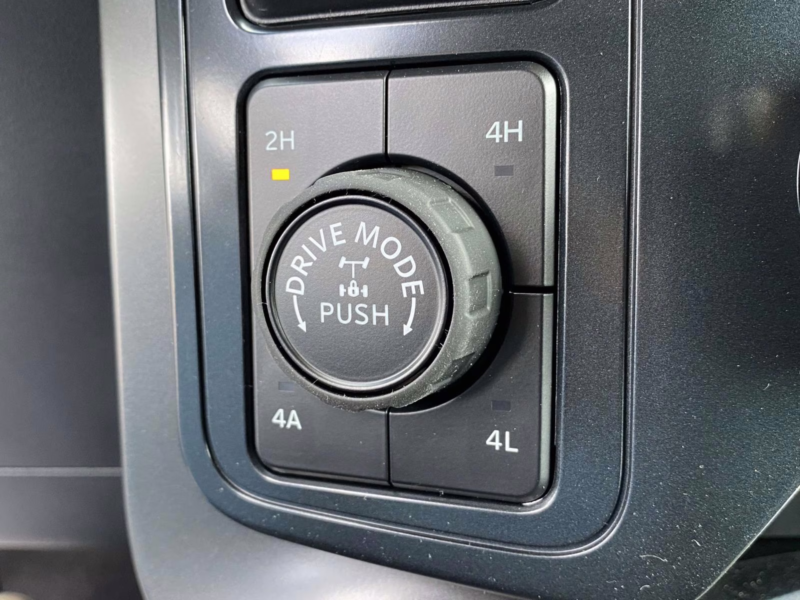 2026 Avalanche Ford F-150 Lariat 4X4 Truck