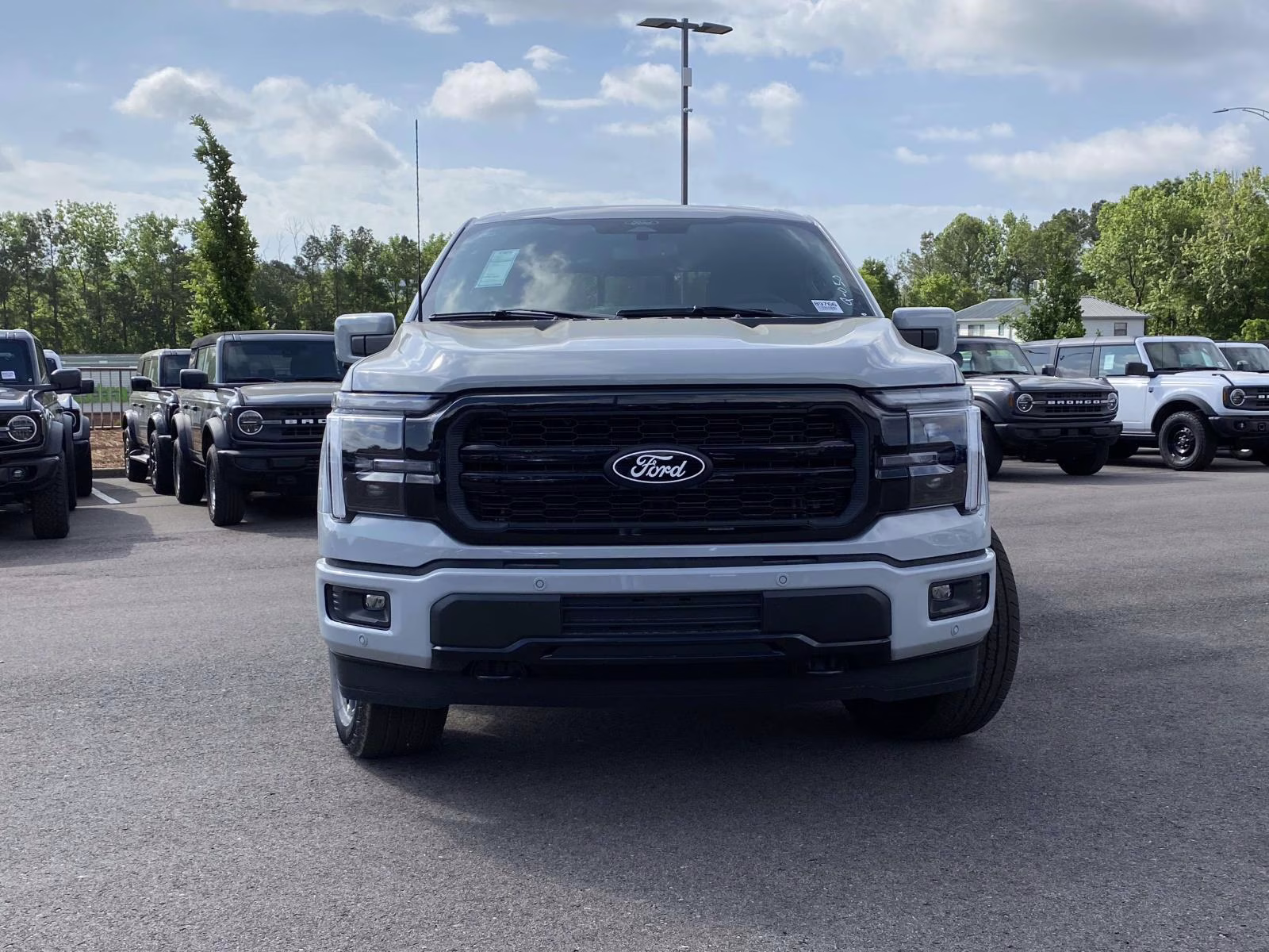 2026 Avalanche Ford F-150 Lariat 4X4 Truck