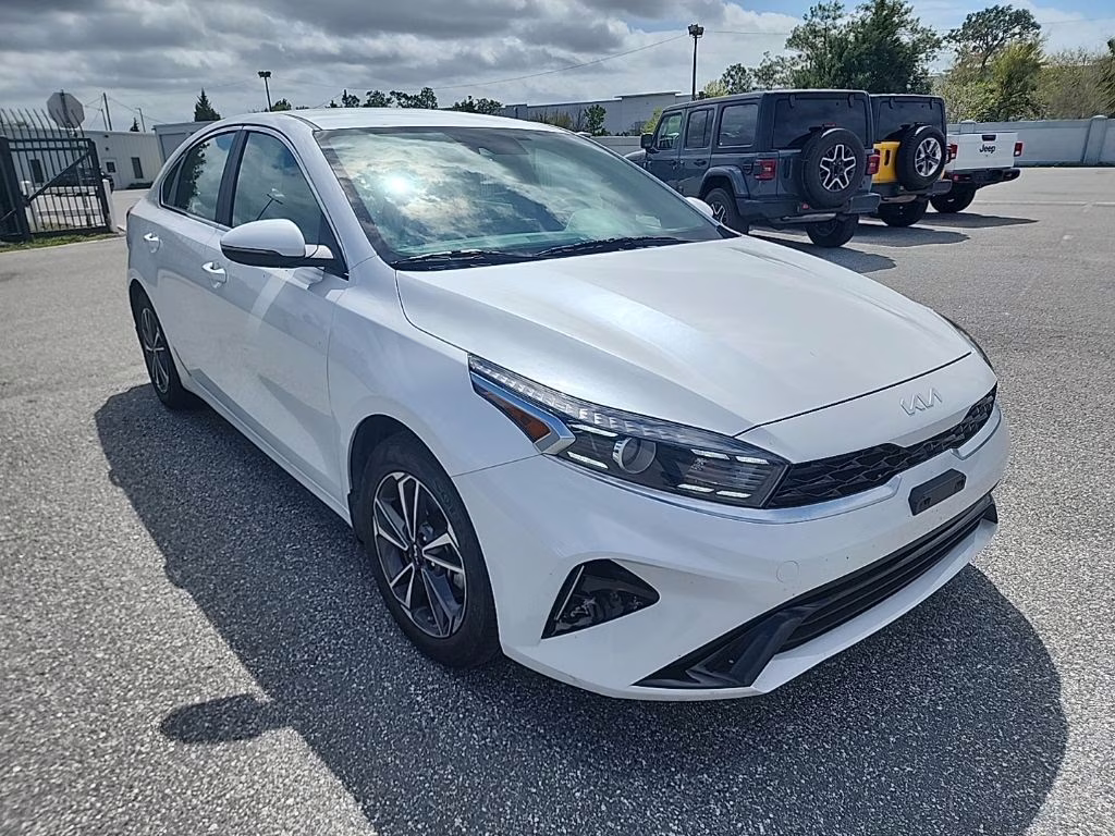 2024 Clear White Kia Forte LXS FWD Sedan