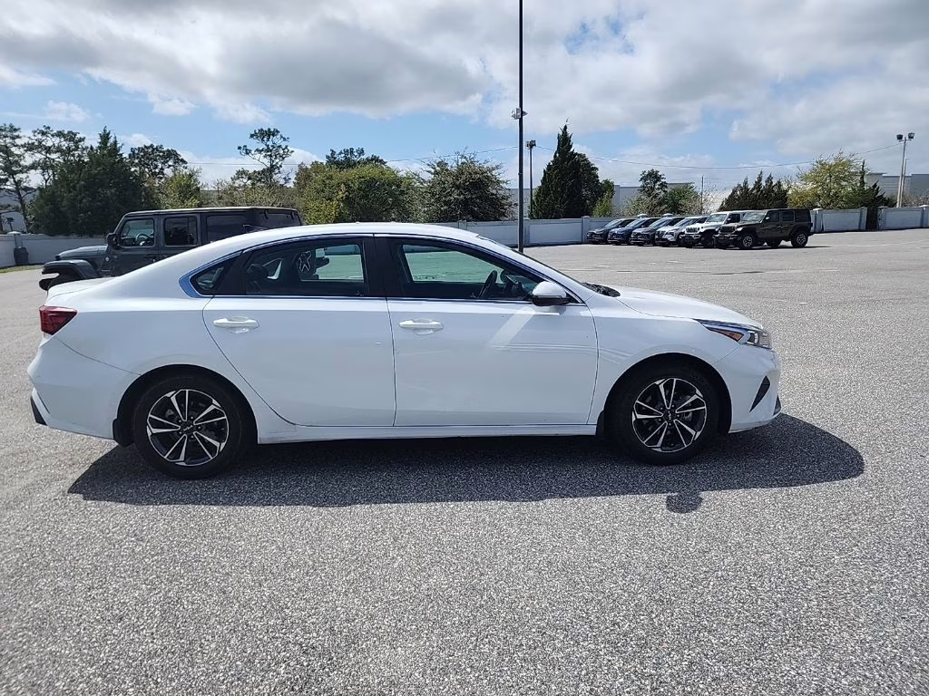 2024 Clear White Kia Forte LXS FWD Sedan
