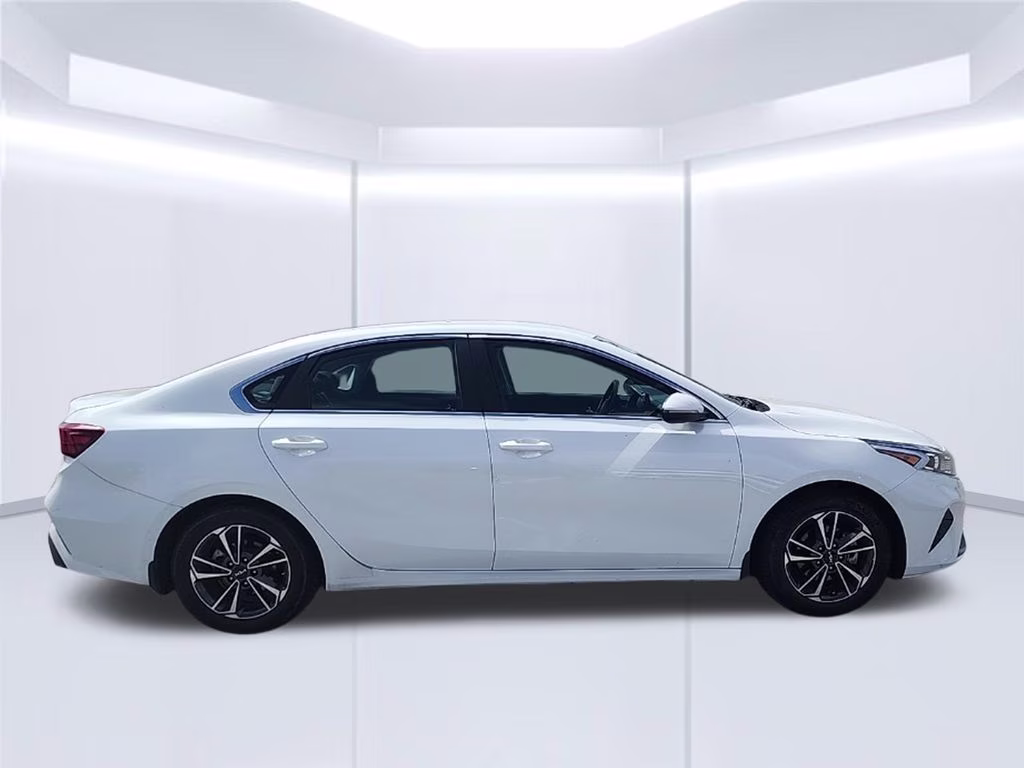 2024 Clear White Kia Forte LXS FWD Sedan