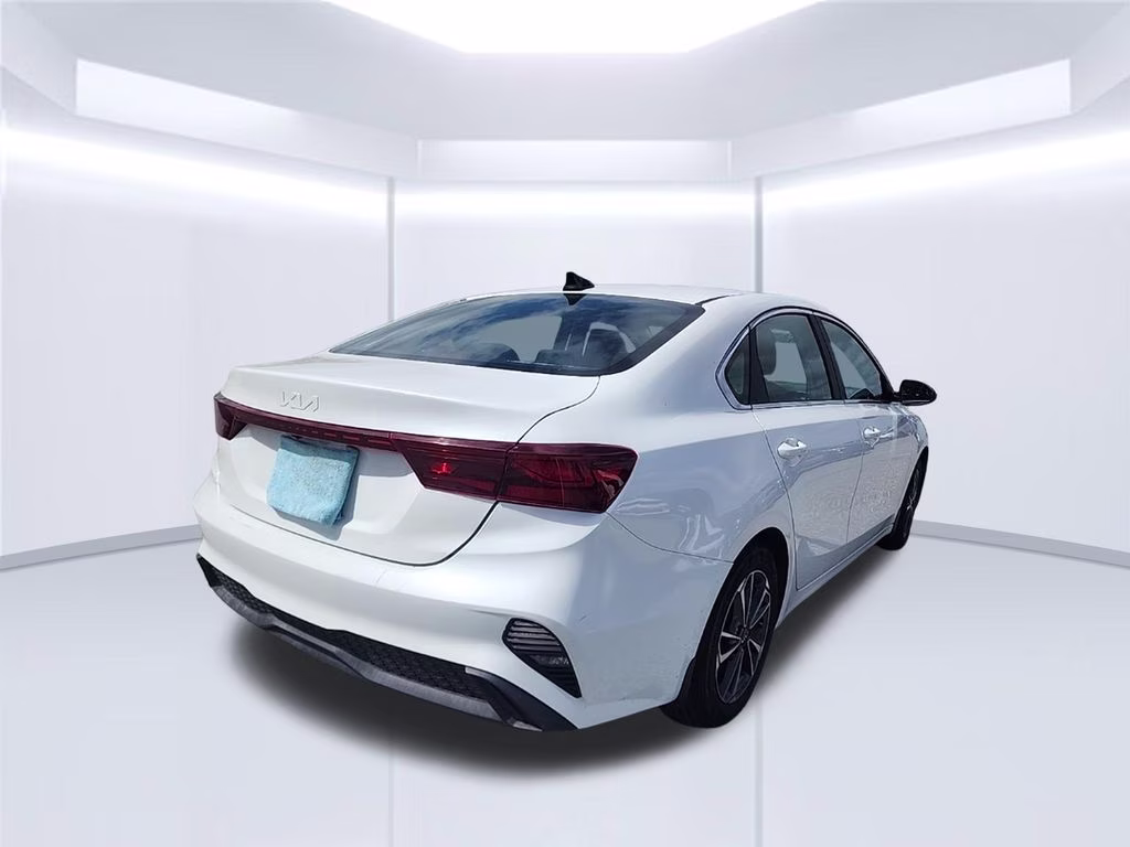 2024 Clear White Kia Forte LXS FWD Sedan