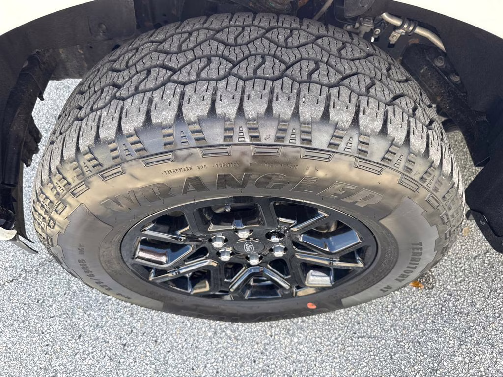 2024 Oxford White Ford F-150 XLT 4X4 Truck