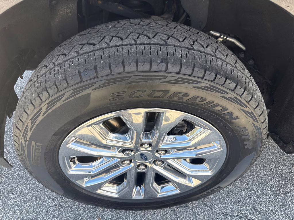 2024 Agate Black Metallic Ford F-150 XLT 4X4 Truck