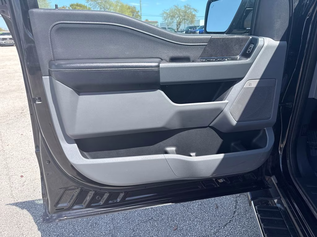 2024 Agate Black Metallic Ford F-150 XLT 4X4 Truck