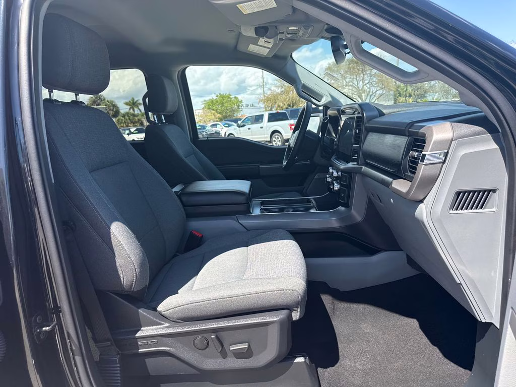 2024 Agate Black Metallic Ford F-150 XLT 4X4 Truck