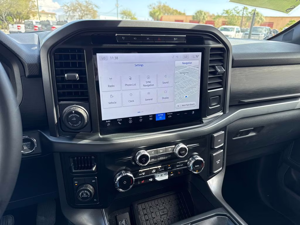 2024 Oxford White Ford F-150 XLT 4X4 Truck