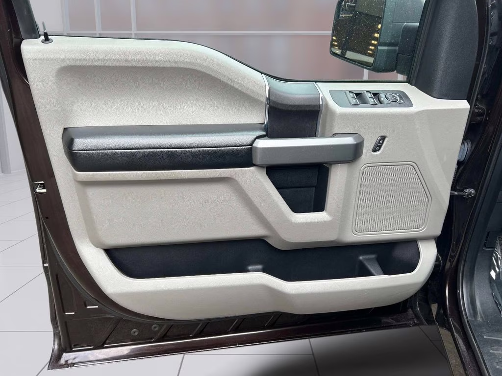 2018 Maroon Ford F-150 4X4 Truck