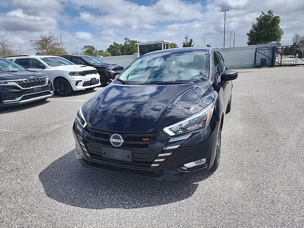 2024 Nissan Versa 1.6 SR CVT's photo