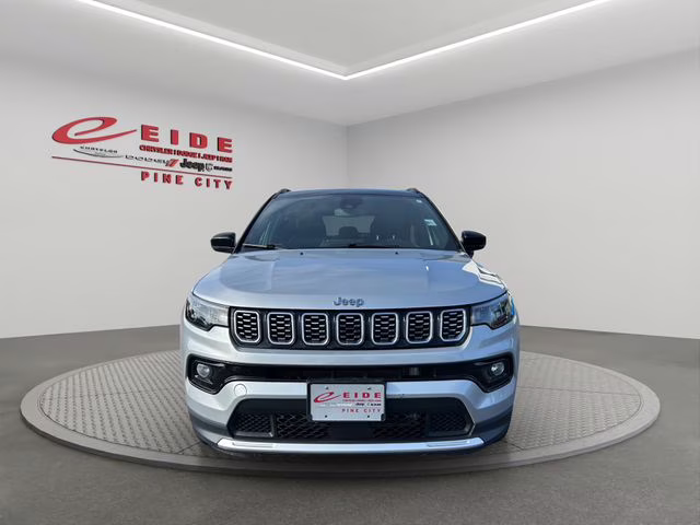 2025 Silver Zynith Metallic Clearcoat Jeep Compass Limited 4X4 SUV