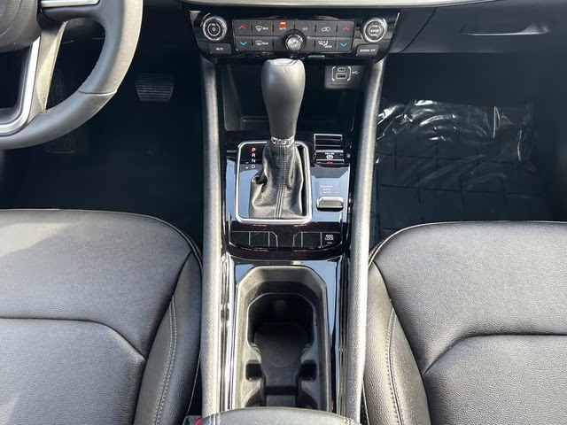 2025 Silver Zynith Metallic Clearcoat Jeep Compass Limited 4X4 SUV