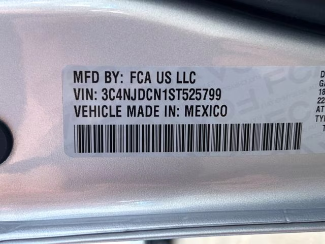 2025 Silver Zynith Metallic Clearcoat Jeep Compass Limited 4X4 SUV