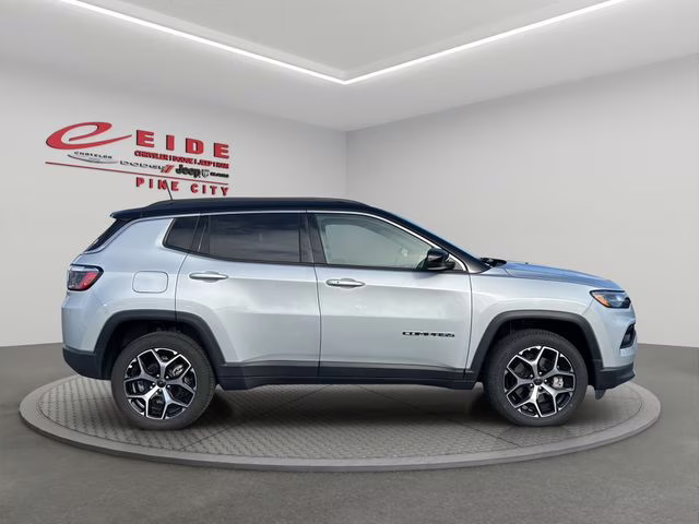 2025 Silver Zynith Metallic Clearcoat Jeep Compass Limited 4X4 SUV